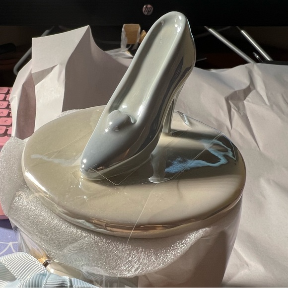 NWT Rae Dunn Disney Iridescent Cinderella w/ Glass slipper topper - Picture 5 of 5